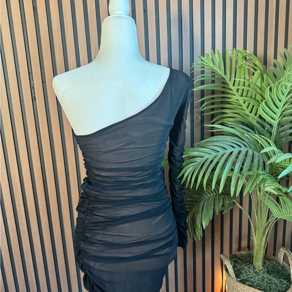 SHEIN Black Sheer One-Shoulder Dress - Picture 2 of 4